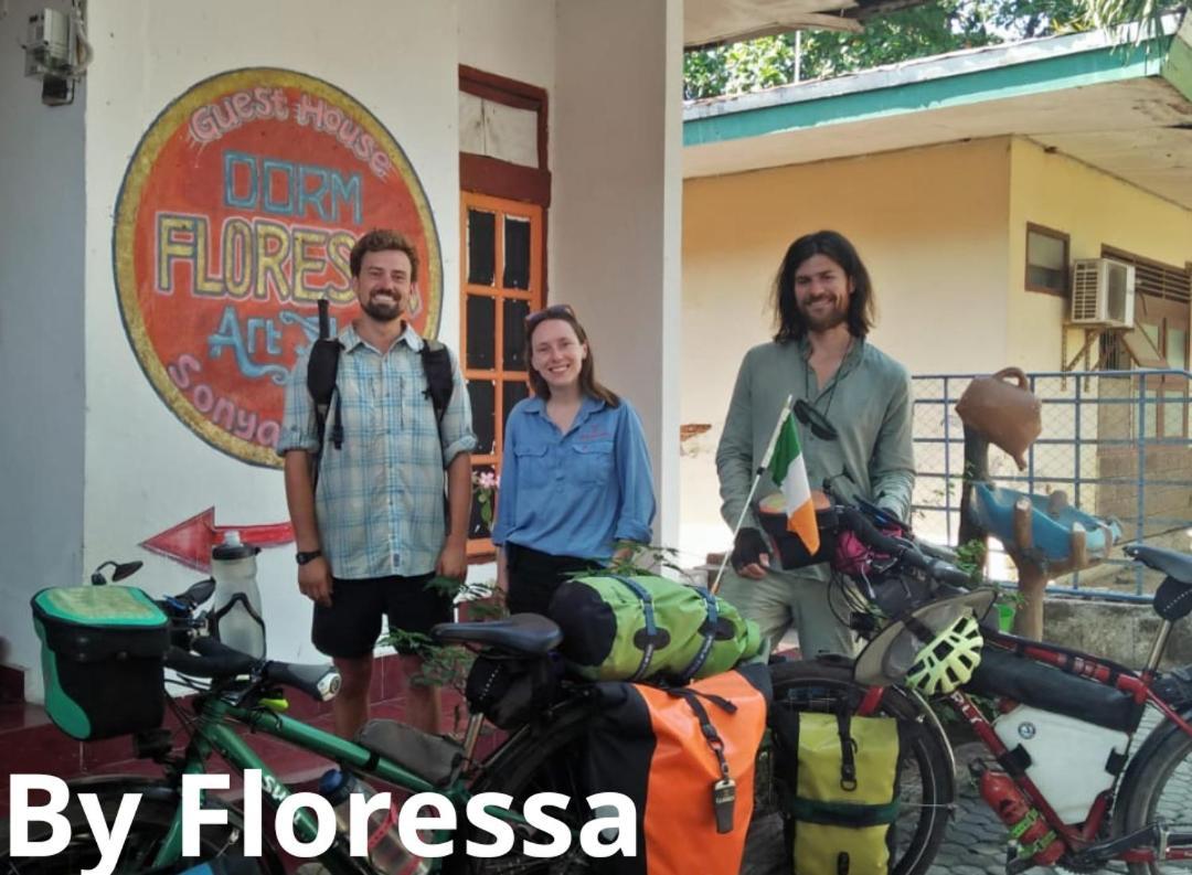 Guest House Dorm Floressa 마우메레 외부 사진